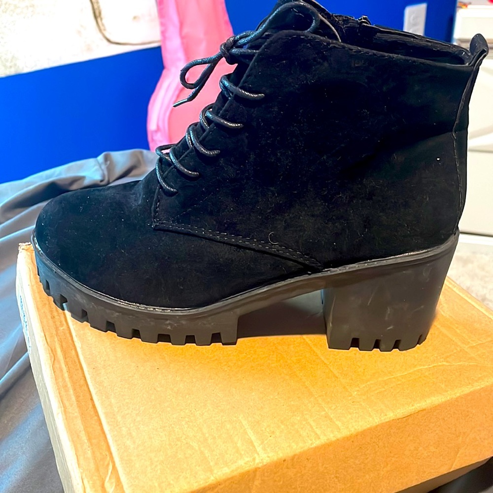 Ankle combat boots